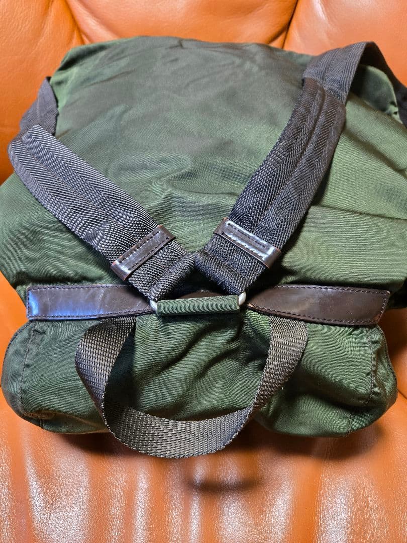 PRADA　プラダ　オリーブグリーン　バックパック　リュック　白タグ