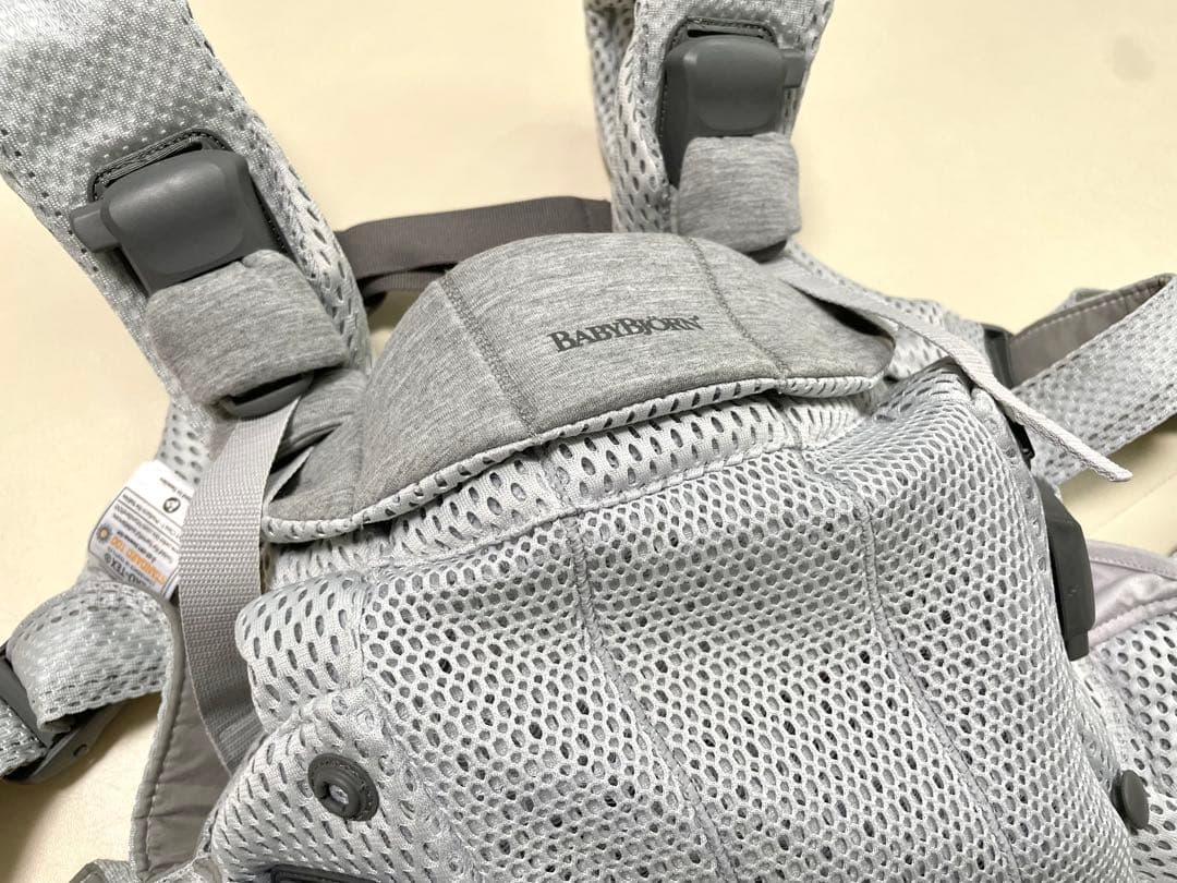 【美品】BABYBJÖRNベビービョルンハーモニー エアー メッシュ シルバー