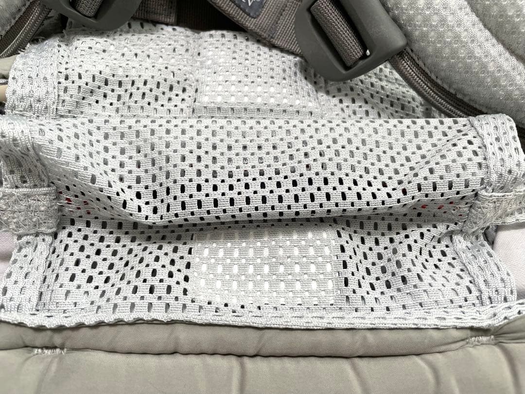 【美品】BABYBJÖRNベビービョルンハーモニー エアー メッシュ シルバー