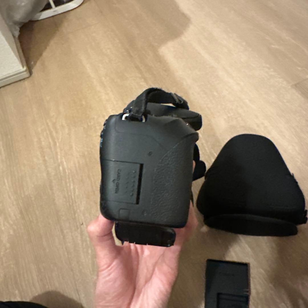 Canon EOS Kiss X10i ボディ本体