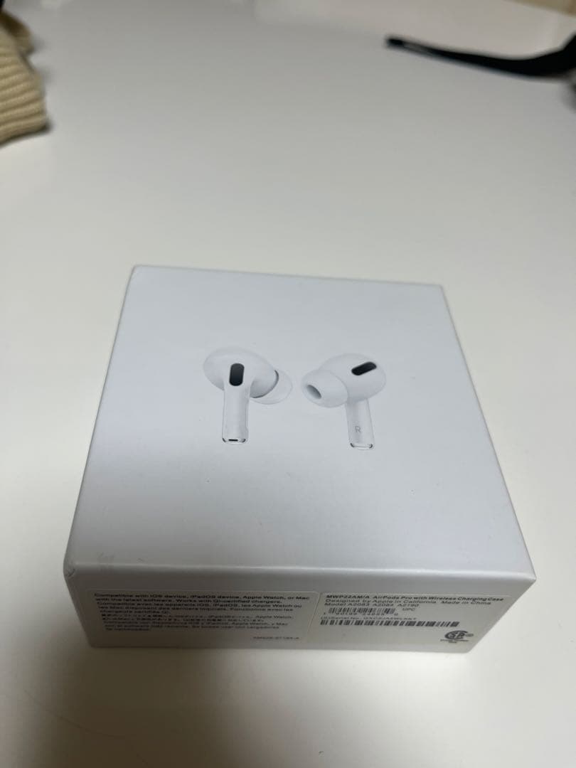 AirPods Pro 本体 充電ケース付き【交渉可能】
