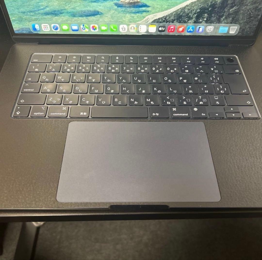 美品　MacBook Air M3 15インチ ミッドナイト JISモデル