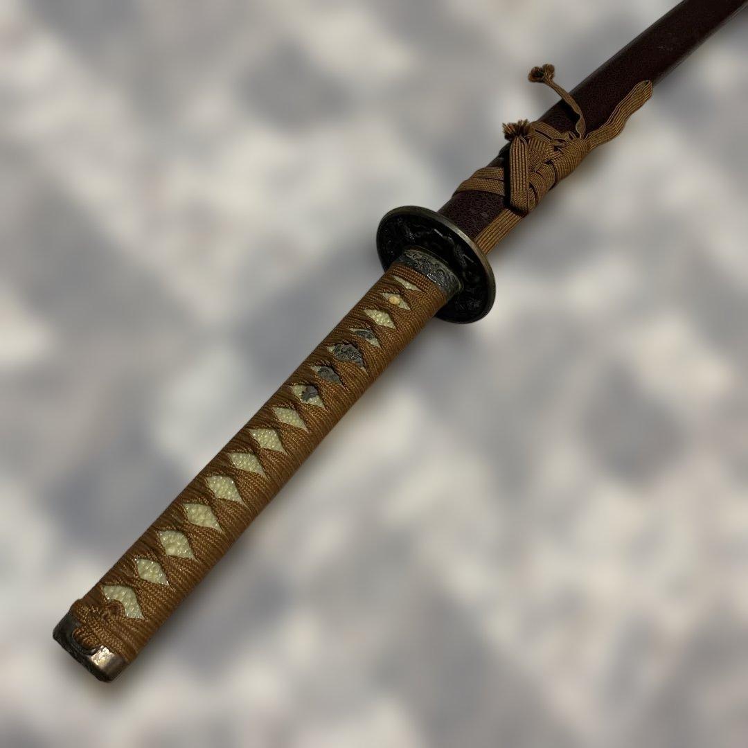 上級模造刀 茶柄 鶴松図楕円鍔 茶鱗鞘