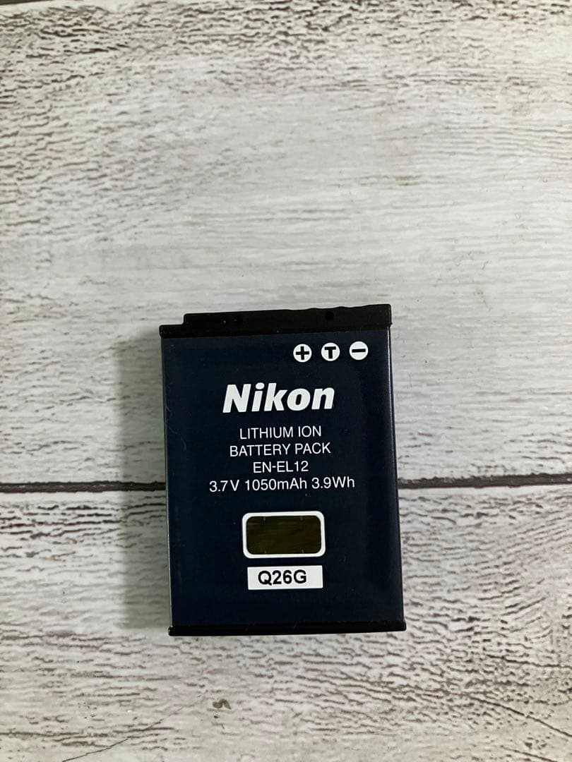 Nikon COOLPIX S6300 レッド 本体とバッテリー
