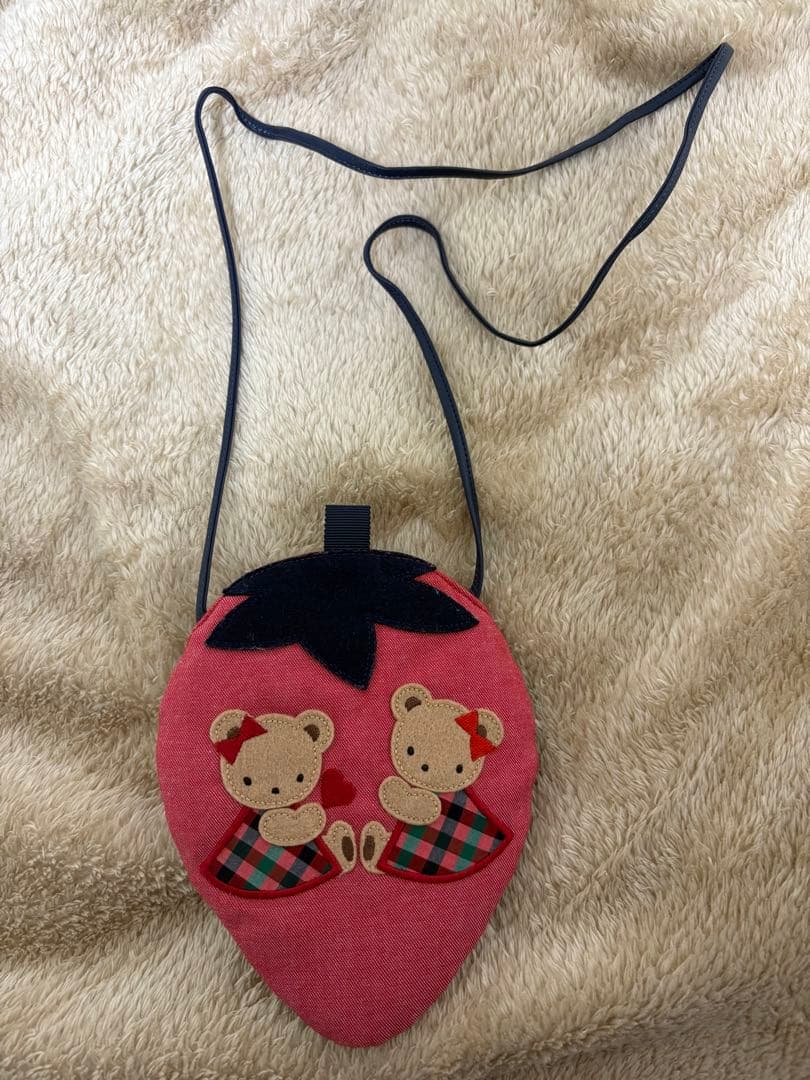 ファミリア　ポシェット　イチゴ