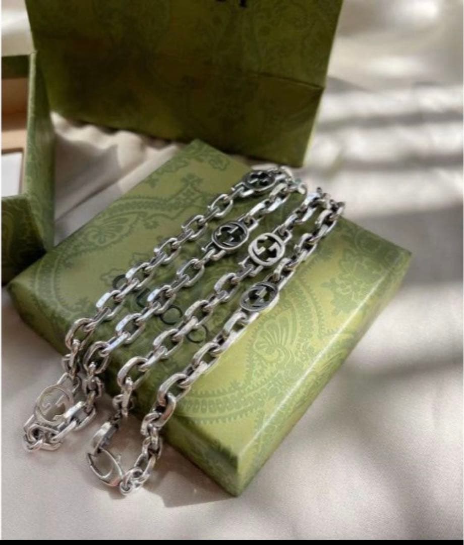 GUCCI シルバーネックレス　インターロッキング