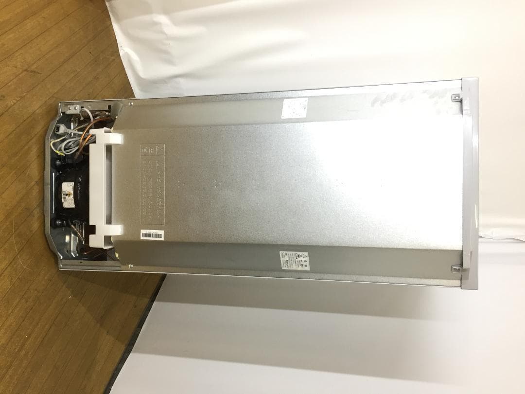 送料無料★2017◆中古★SHARP 137L 冷蔵庫 【SJ-D14C-S】