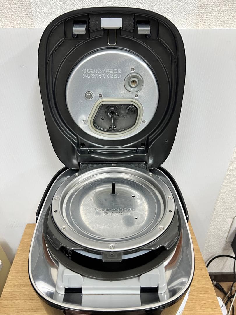 TOSHIBA 東芝 圧力IHジャー炊飯器 RC-10VST5.5合2023年製