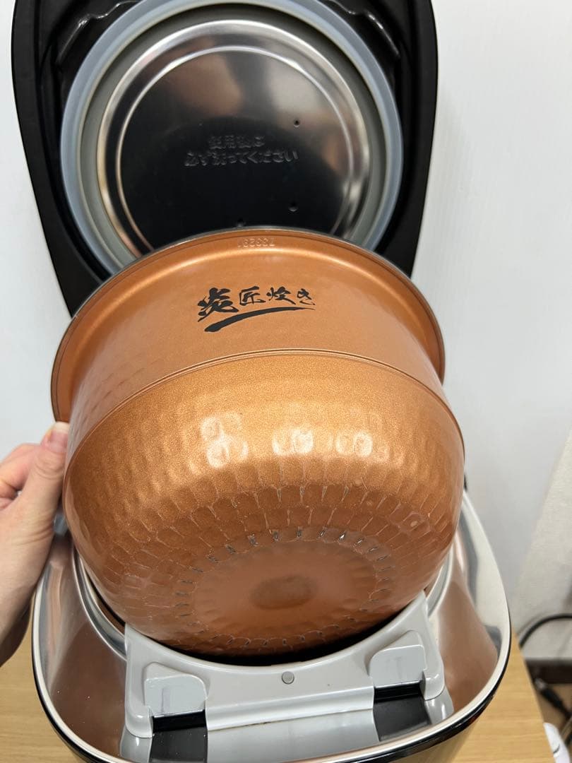 TOSHIBA 東芝 圧力IHジャー炊飯器 RC-10VST5.5合2023年製