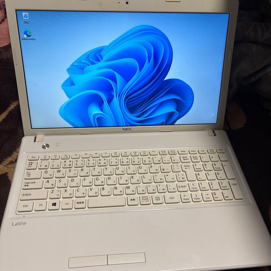 NEC ホワイト　ノートPC パソコン