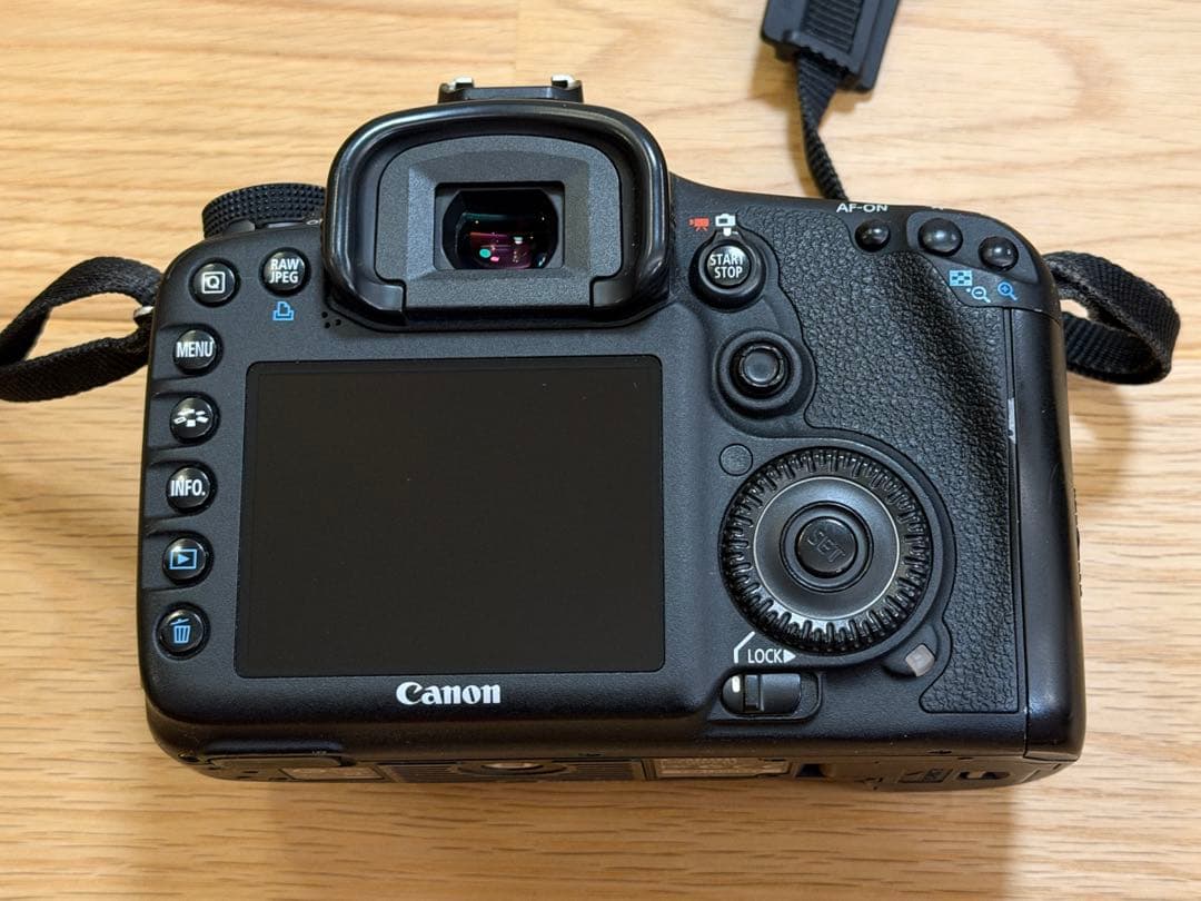 【三連休値下げ】キヤノンEOS 7D 本体 EF18-200mmレンズセット+α