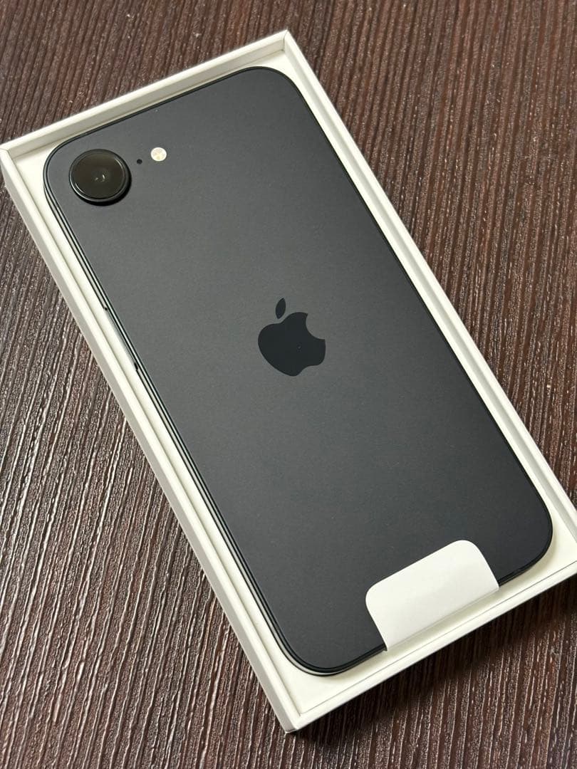 Apple iPhone16e ブラック