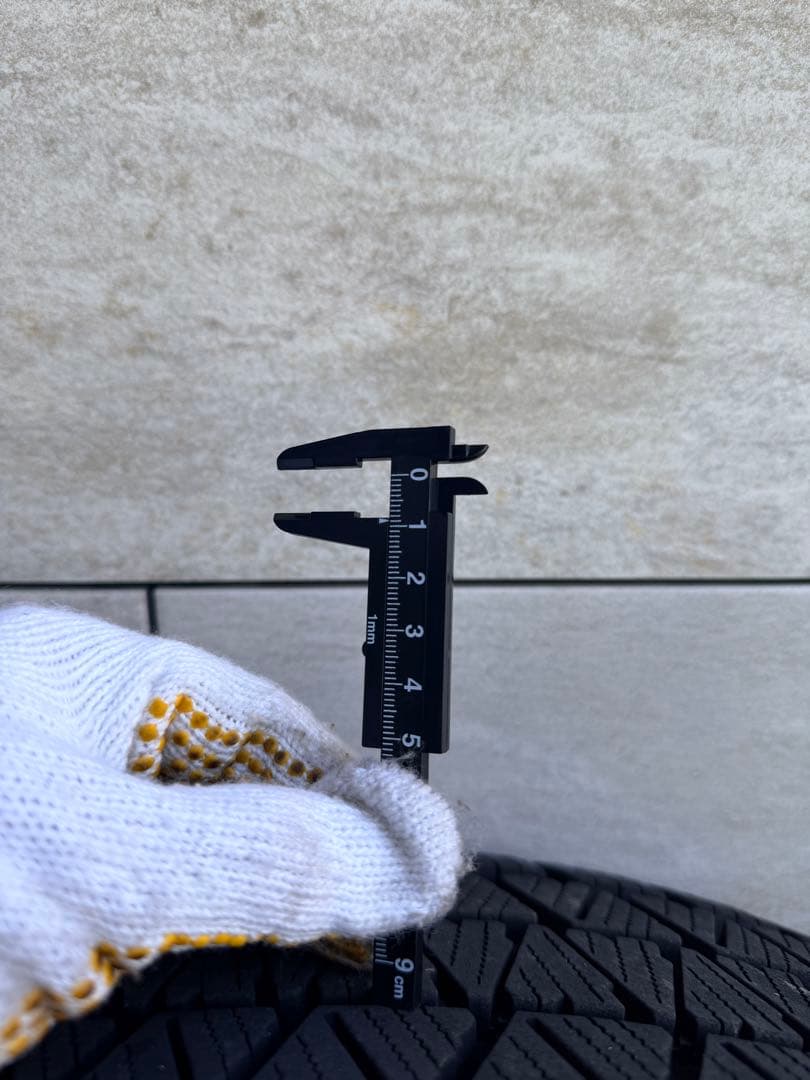 美品ハリアー純正 ブリヂストン DM-V3 スタッドレスタイヤ 19インチ