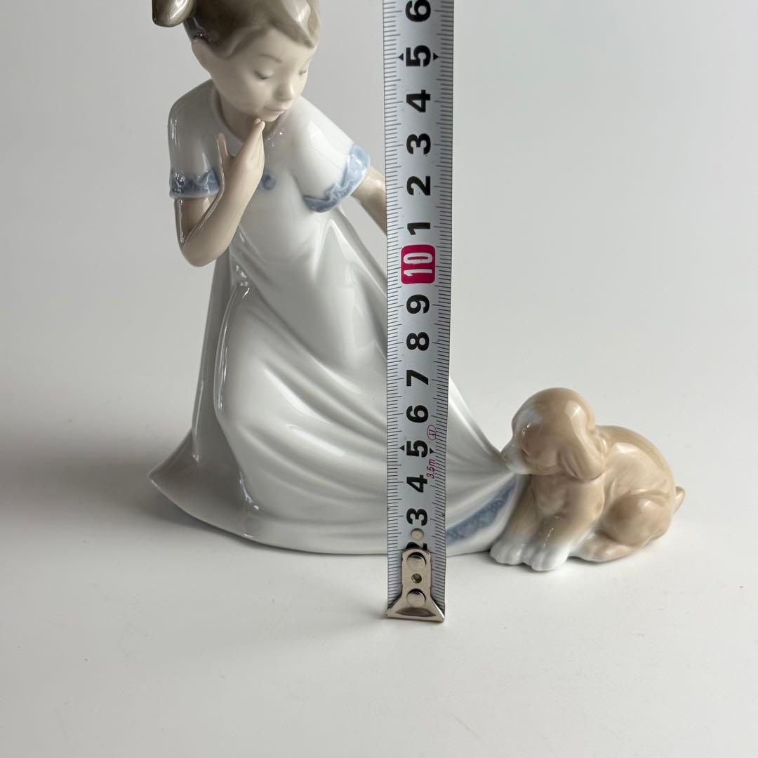 NAO リヤドロ ナオ ひっぱらないで 1434 女の子 子犬 フィギュリン