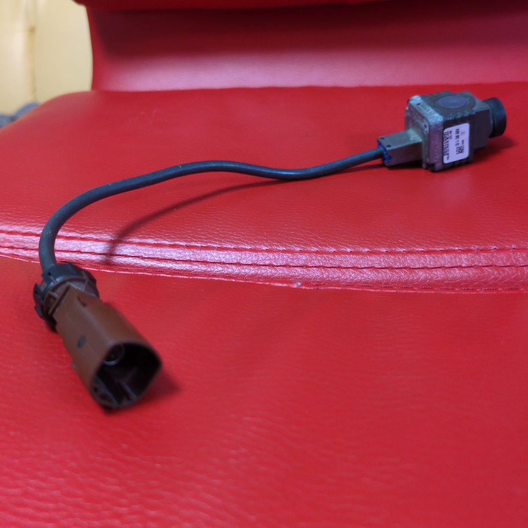 ベンツ　フロントグリルカメラ　v220d