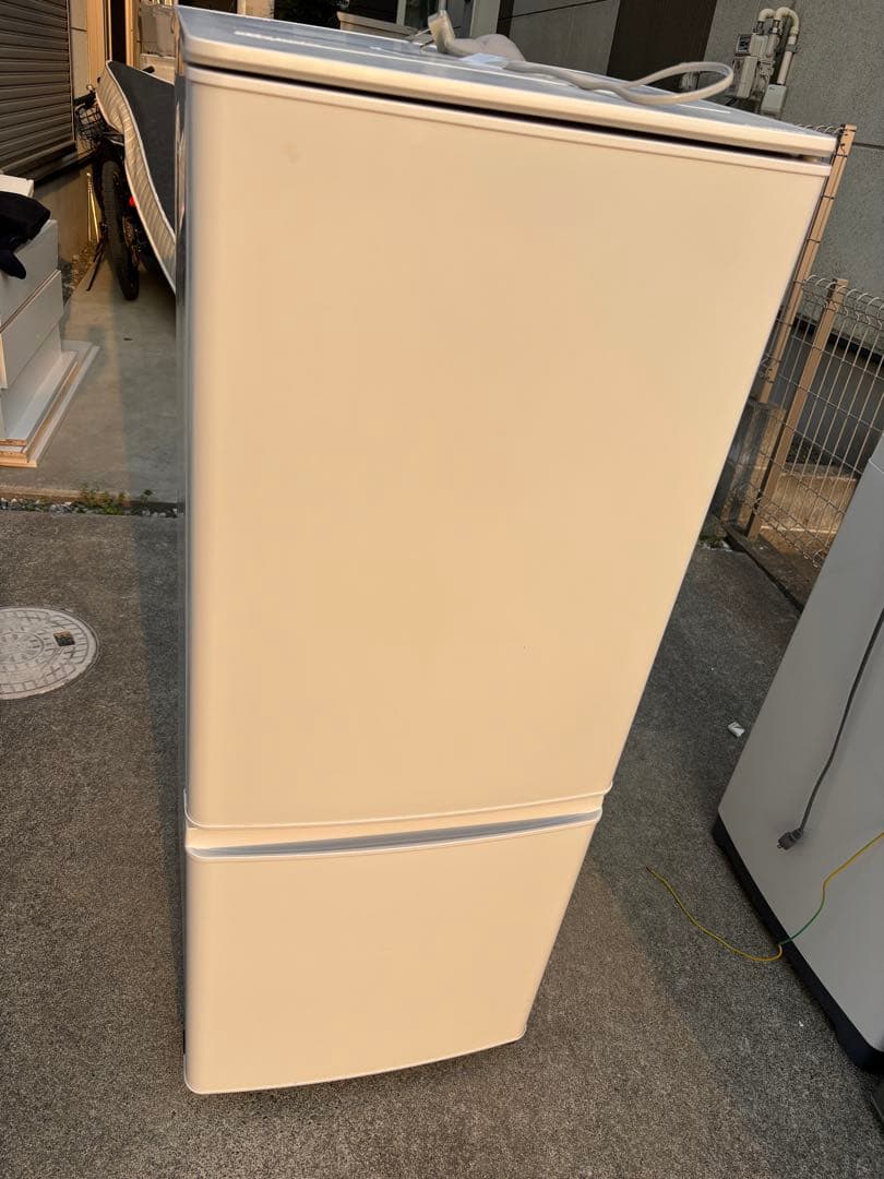 MITSUBISHI 冷蔵庫 146L 高年式 2023年 ホワイト