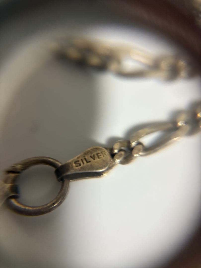 シルバーネックレスと指輪と記念品
