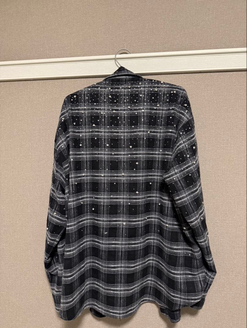 VYBES パール装飾 ブラック系チェックシャツ
