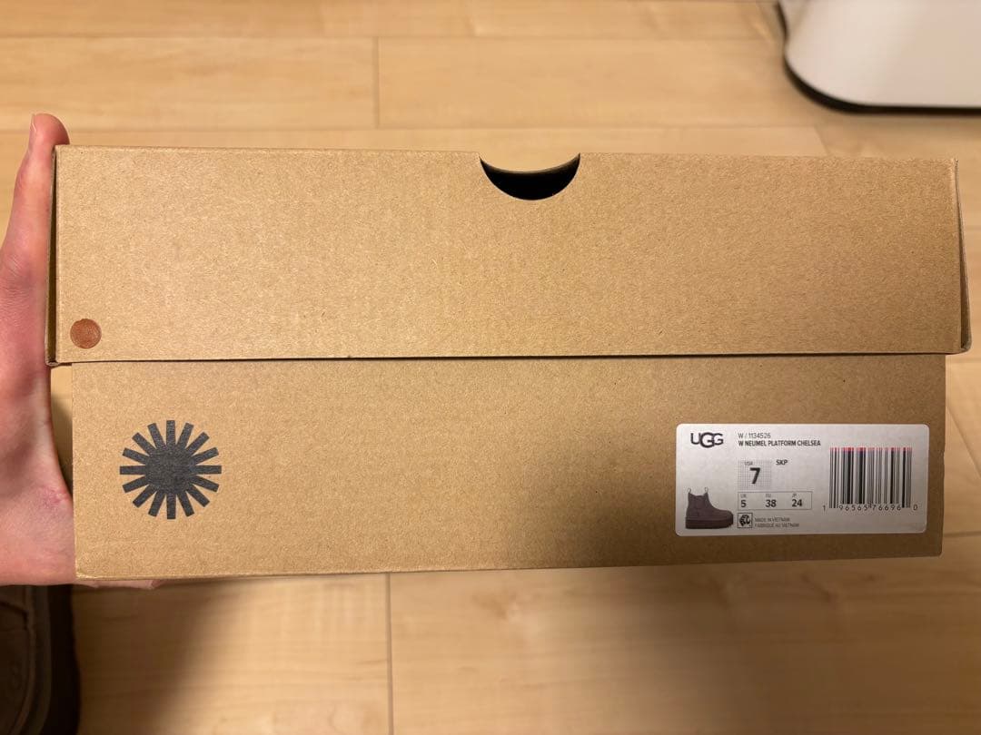 UGG NEUMEL PLATFORM CHELSEA アグ ムートンブーツ