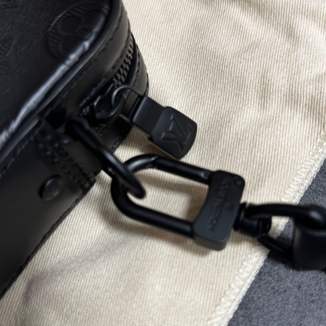 LOUIS VUITTON ブラック メッセンジャーバッグ