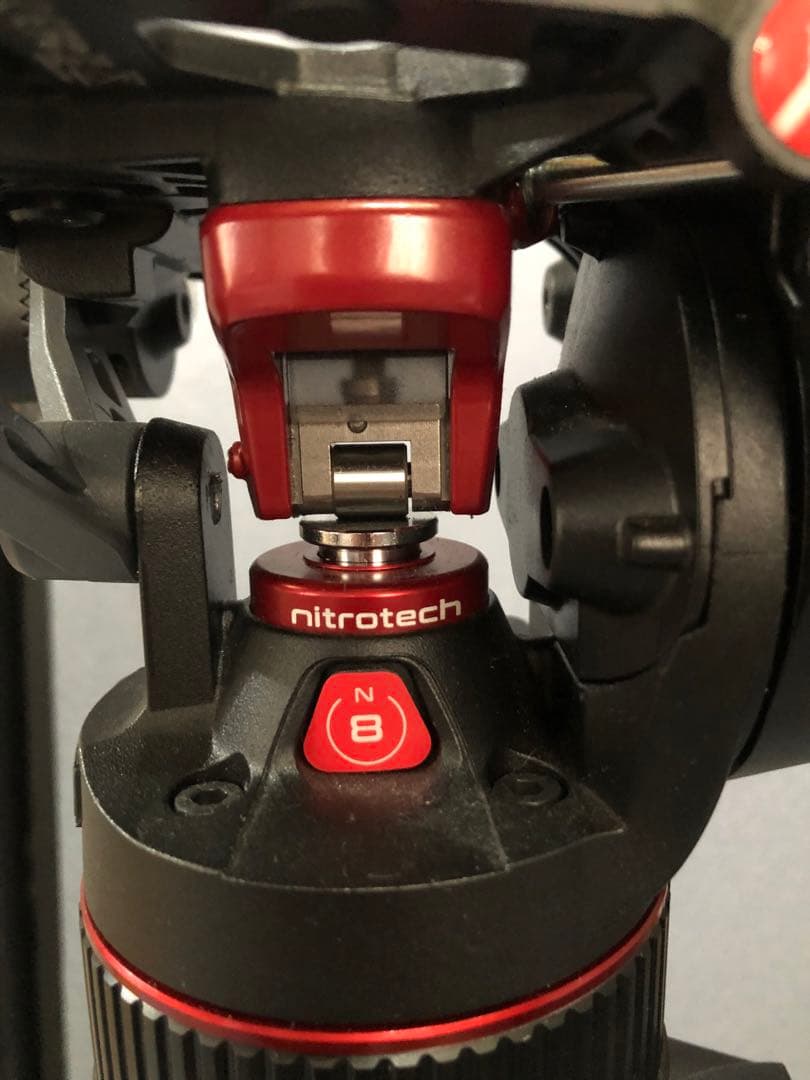 Manfrotto トライポッドカーボン、N8 雲台