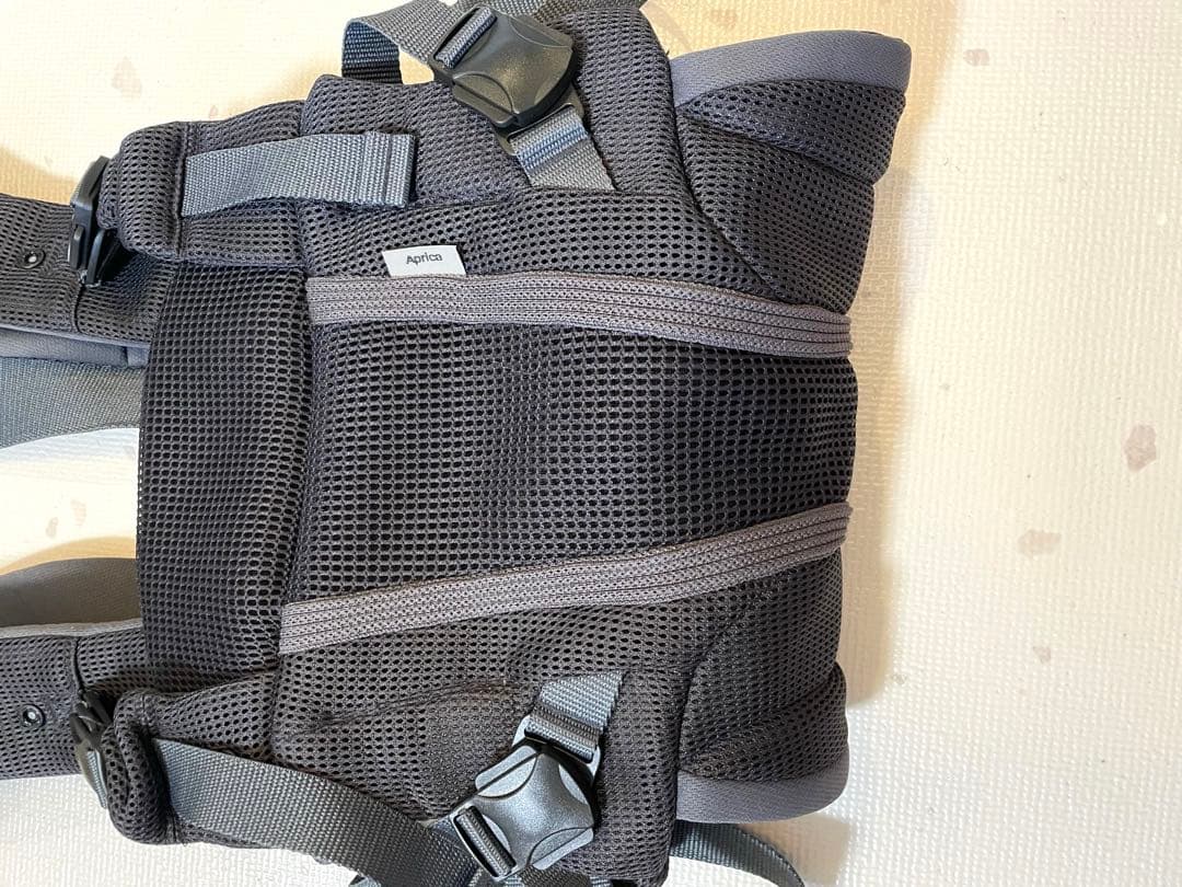 アップリカ　ラクリス　Aprica Laclis 抱っこ紐 ダークグレー