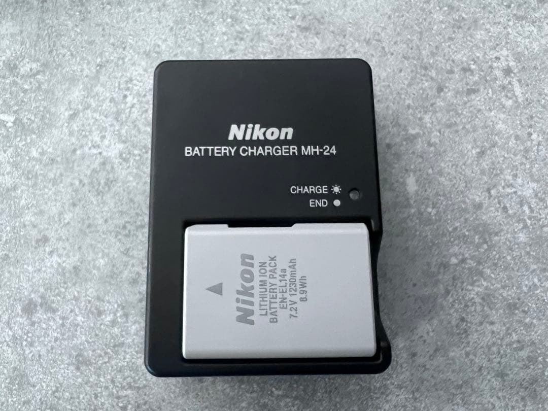 【美品】Nikon D5300 ダブルズームキット BLACK 望遠レンズ付き