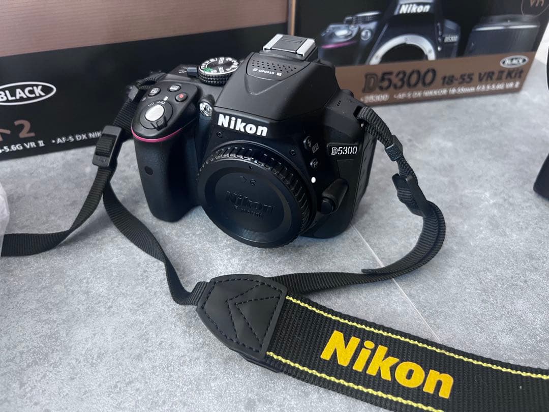 【美品】Nikon D5300 ダブルズームキット BLACK 望遠レンズ付き