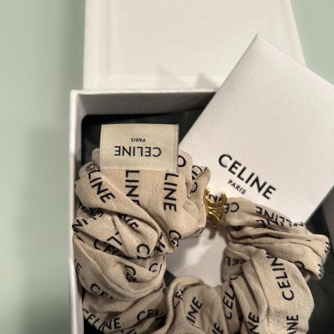 【trmn】CELINE ベージュ ロゴ シュシュ