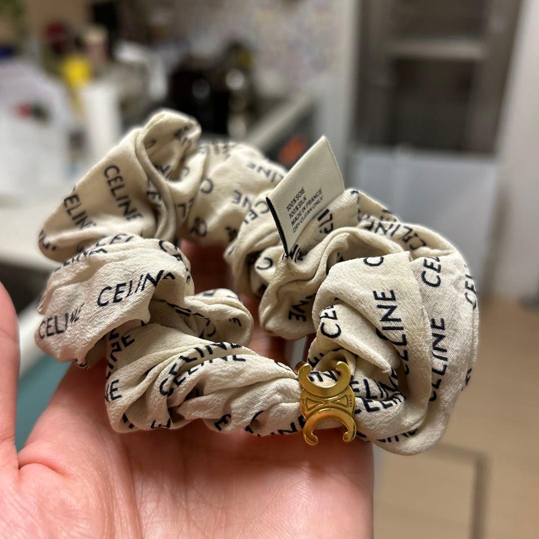 【trmn】CELINE ベージュ ロゴ シュシュ