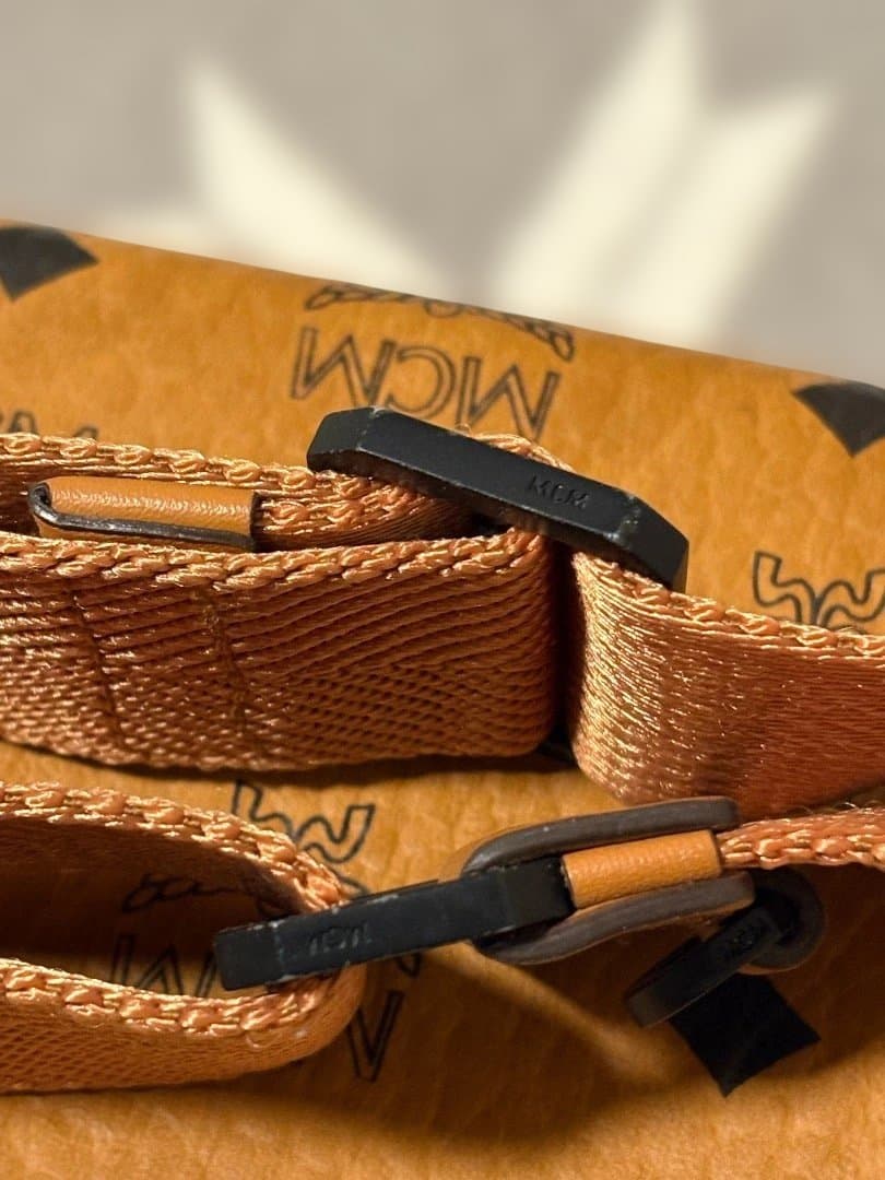 MCM ボディバッグ ブラウン レザー