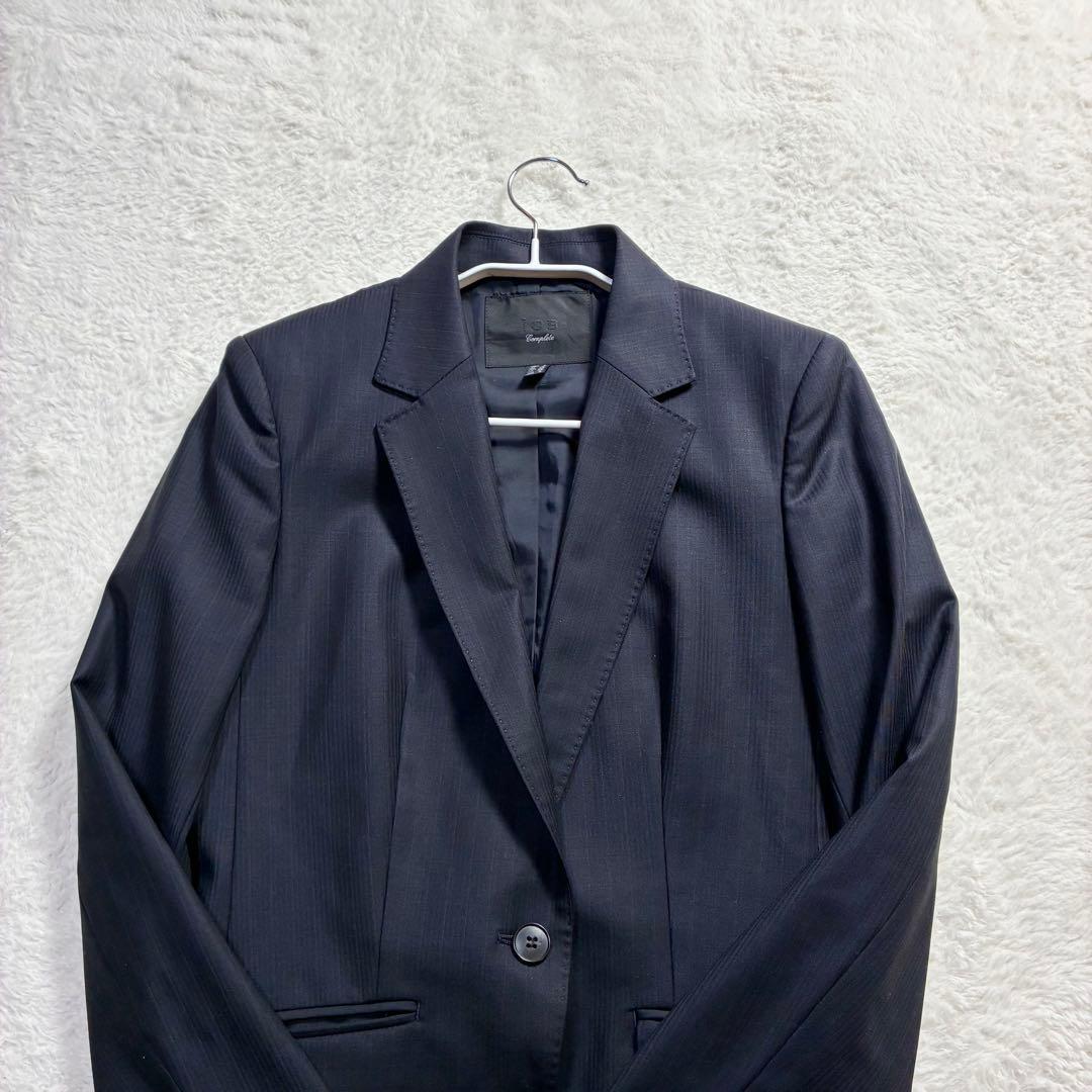極美品 アイシービー パンツスーツ ストライプ 濃紺 ウール混 春物