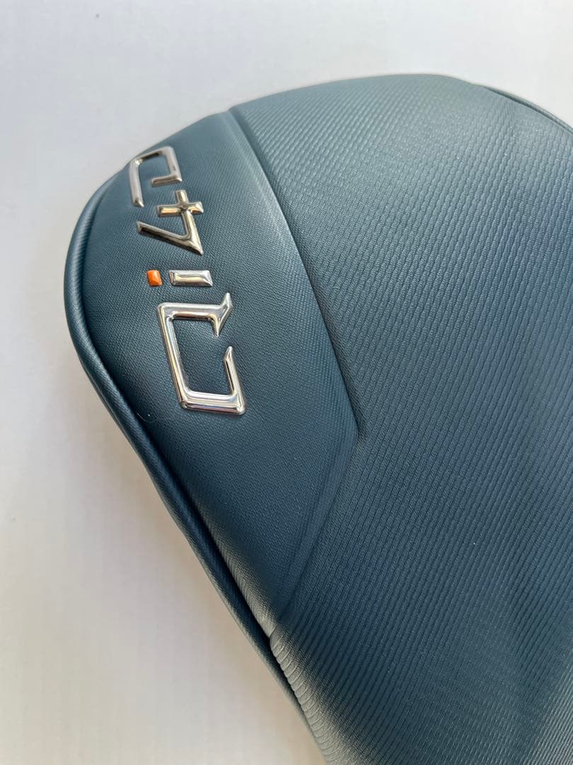 パ*ン様 テーラーメイド　Qi4D　ヘッドのみ　9度　美品　練習場試打のみ