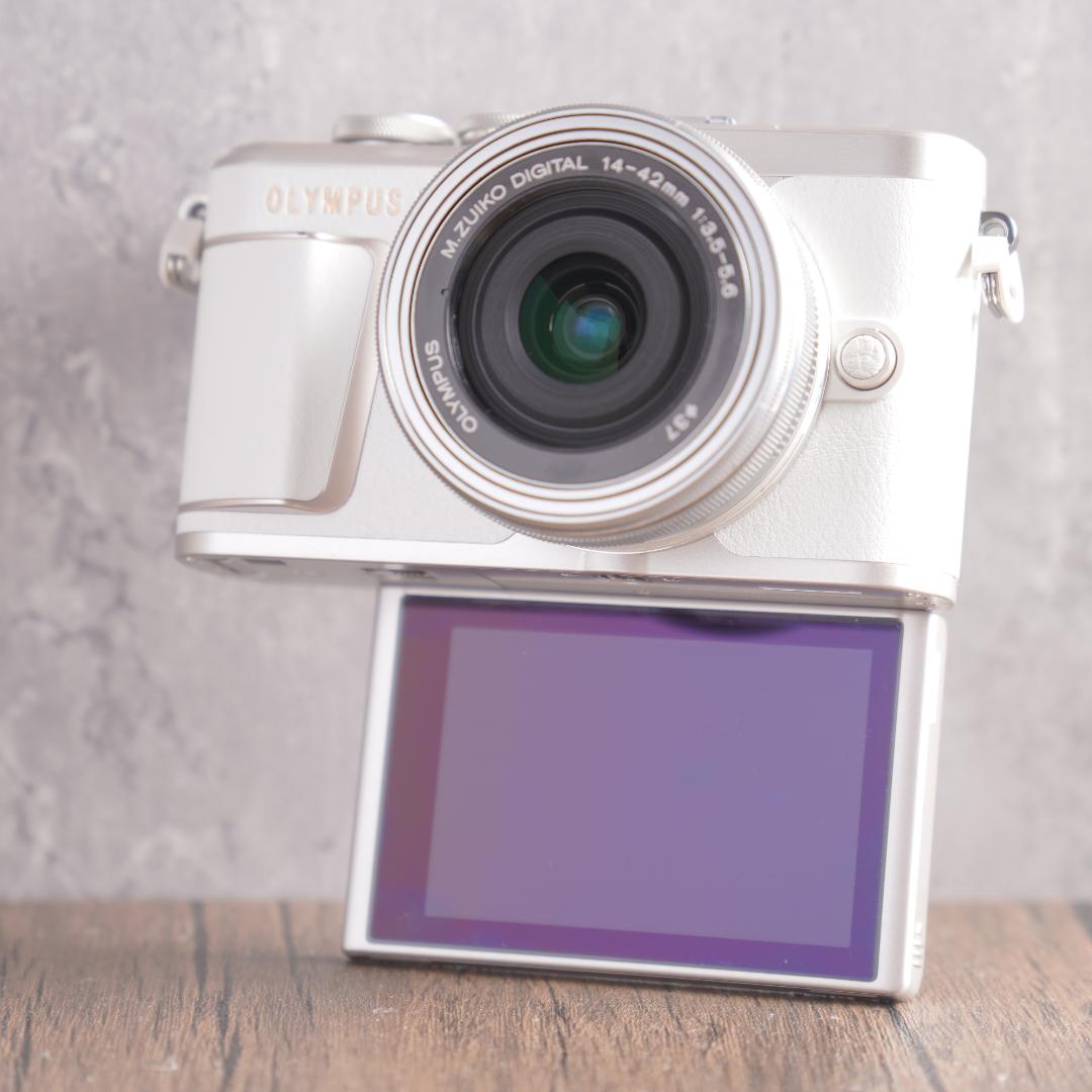 ✨ショット数323回で新品級✨OLYMPUS PEN E-PL10　10353
