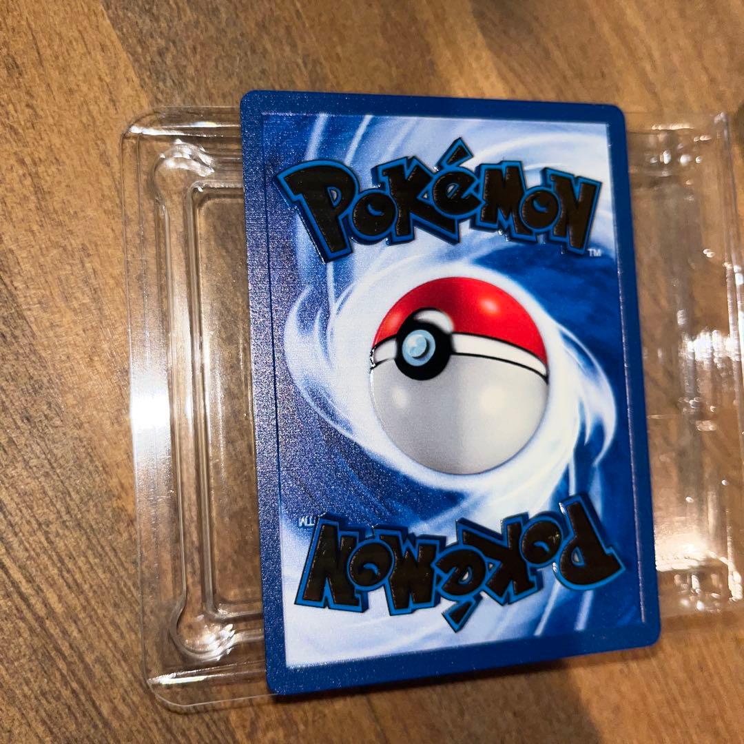 ピカチュウ　25th メタル　カード　海外版　プロモ