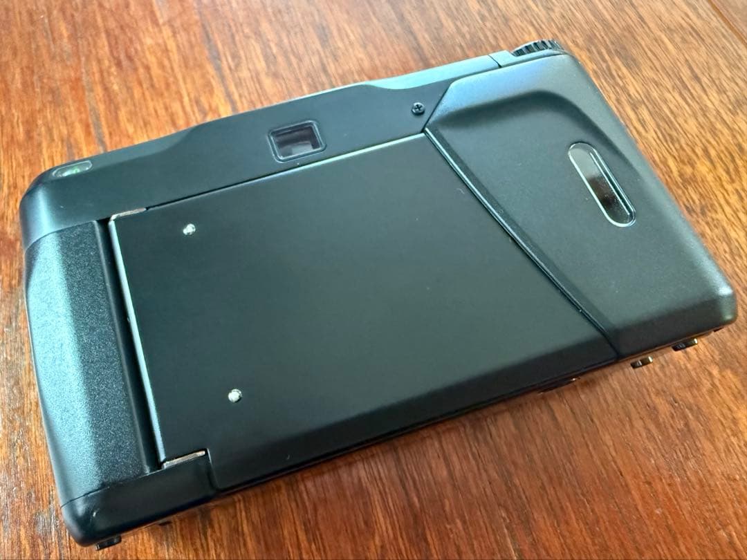 D*.様 試写あり　CONTAX T2 Limited Black コンタックス