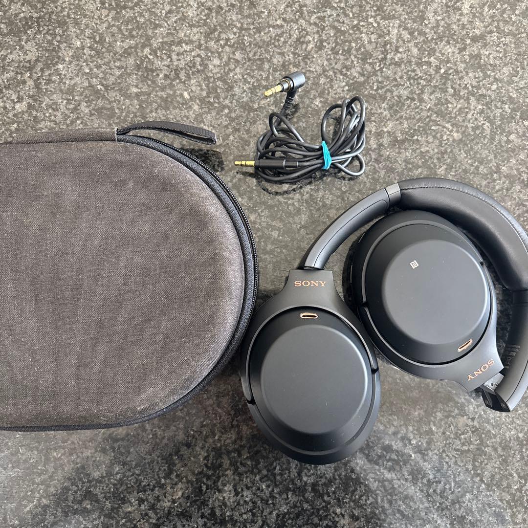 SONY ワイヤレスヘッドホン ブラック　WH-1000XM3（ブラック）