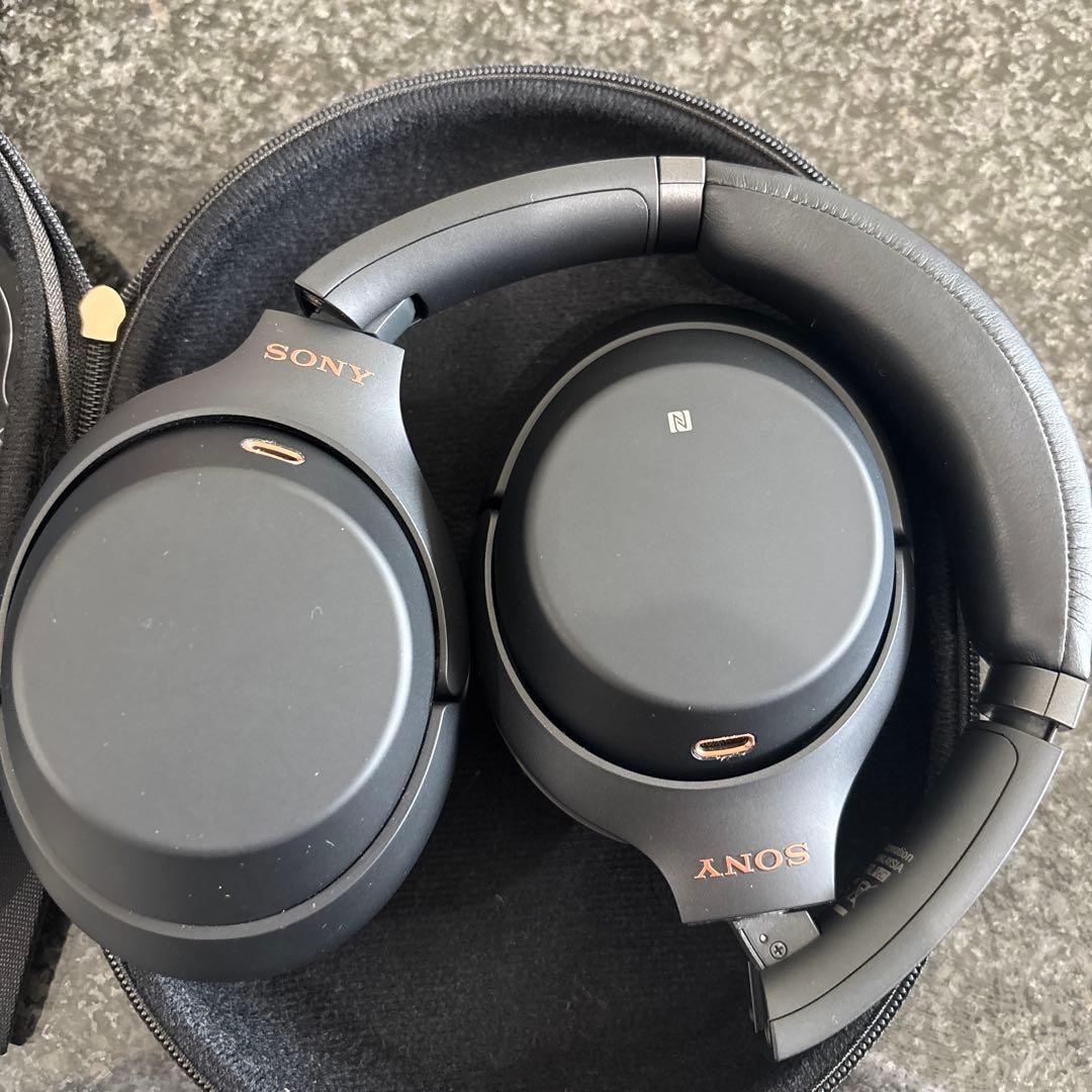SONY ワイヤレスヘッドホン ブラック　WH-1000XM3（ブラック）