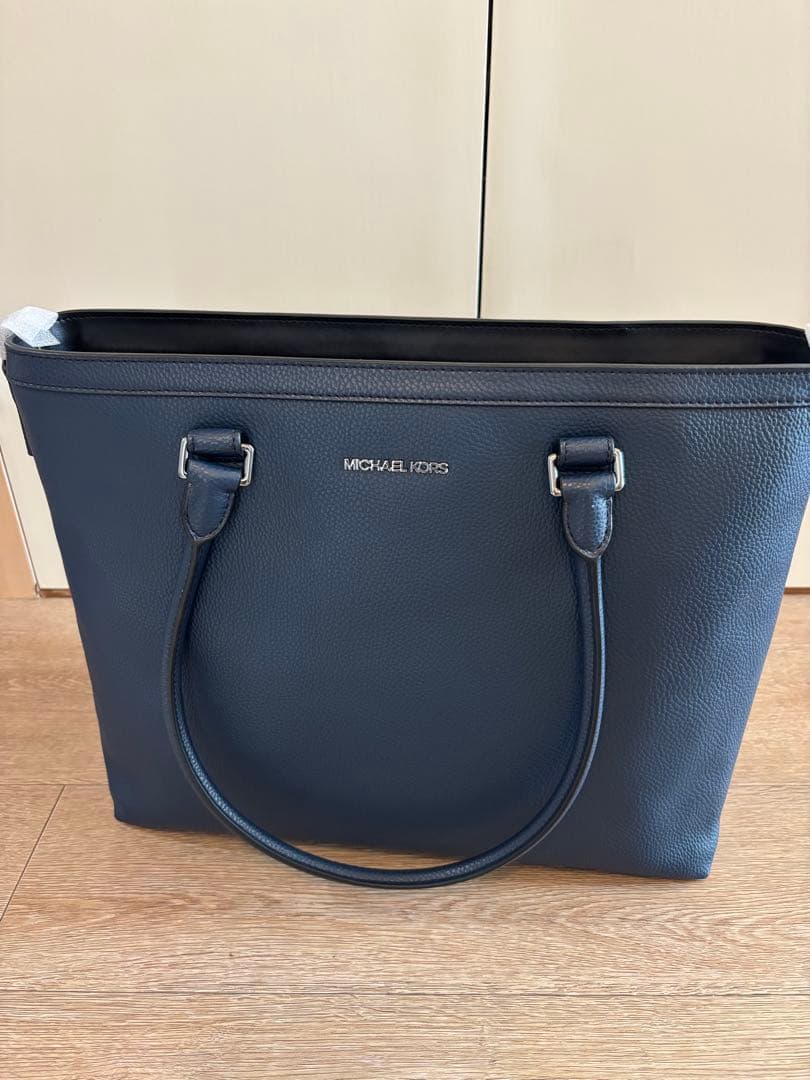 新品MICHAEL KORS ネイビーレザートートバッグ
