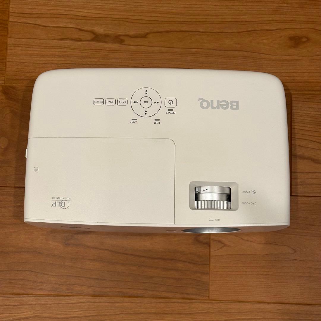 BenQ HT1070 プロジェクター