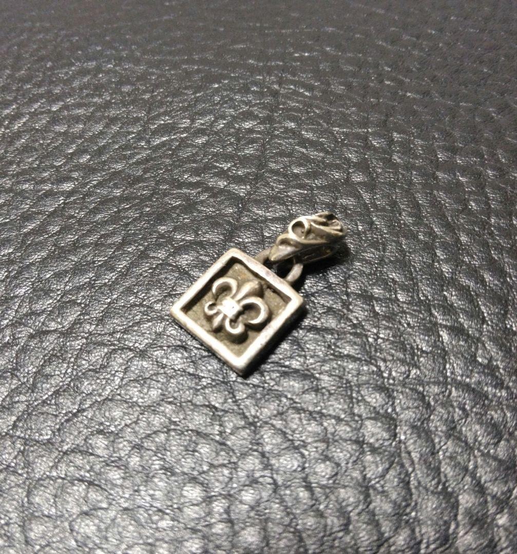 クロムハーツ フレームドBSフレアチャーム