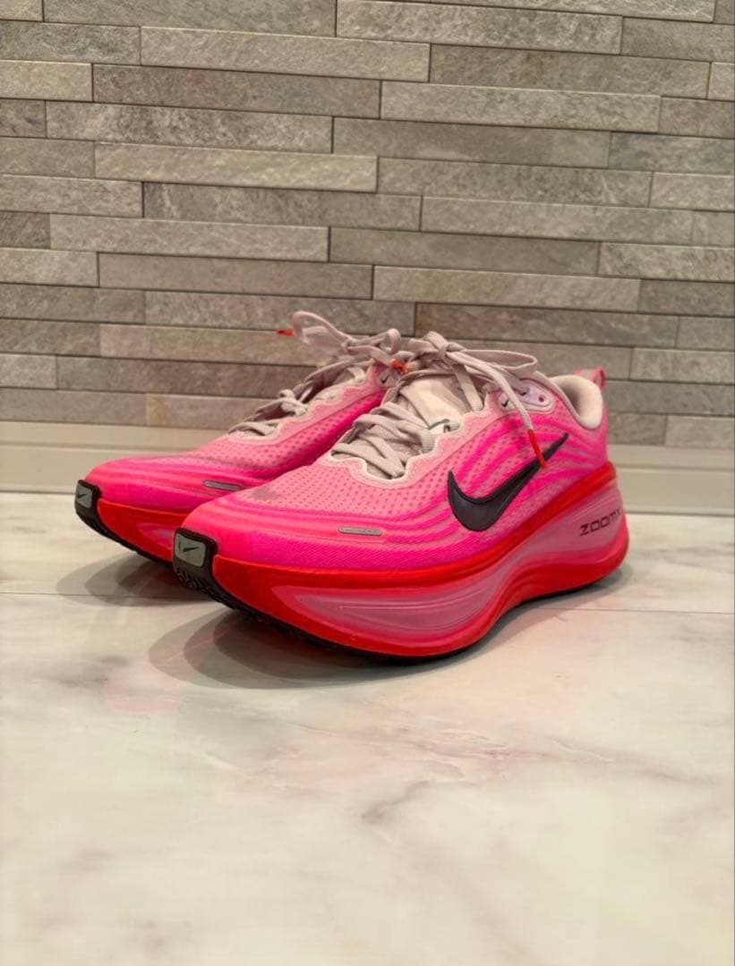 ナイキ26cm ボメロプラスピンク NIKE VOMERO PLUS