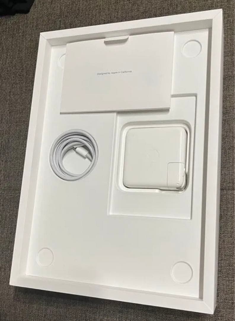 Mac book pro 13インチ A2289