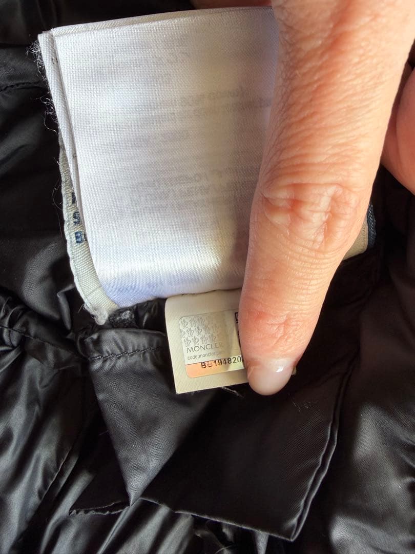 モンクレール エルミンヌ 00 ブラック HERMINE