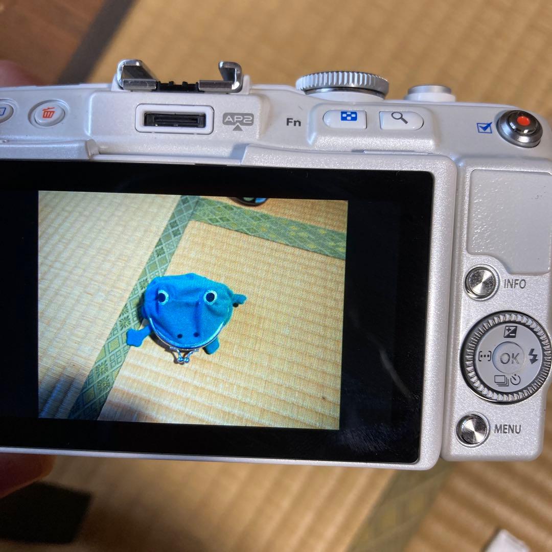 OLYMPUS PEN Lite E-PL6 ホワイト 本体と付属品