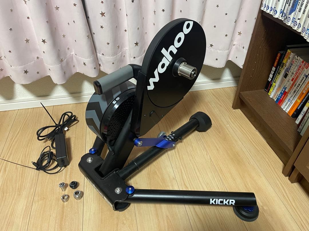 【美品】Wahoo KICKR CORE トレーニングローラー