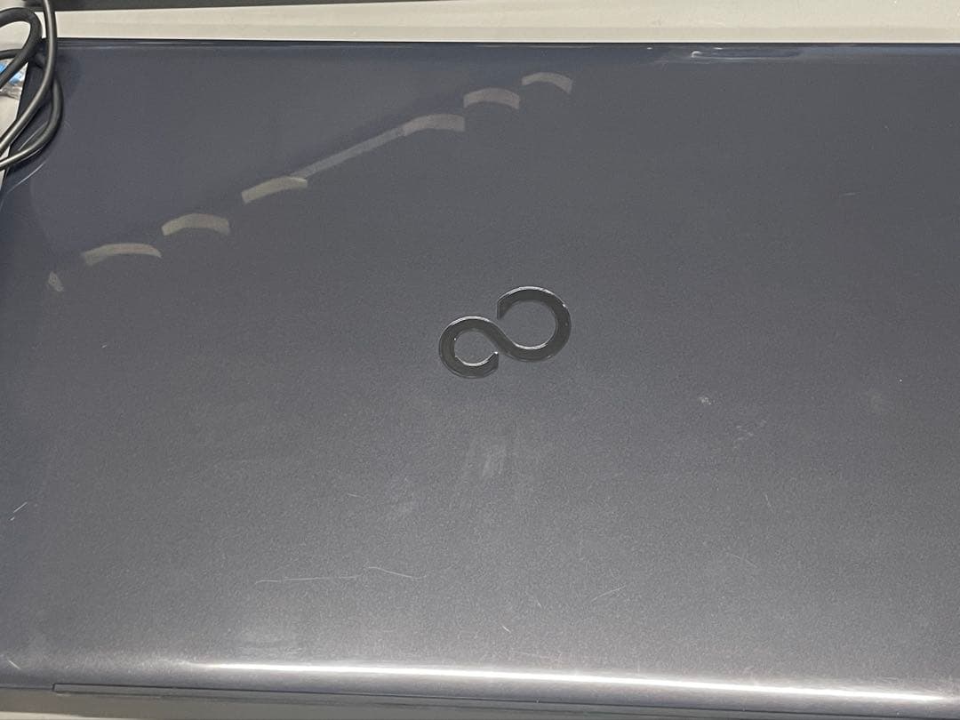 富士通　ノートパソコン NH56/D2