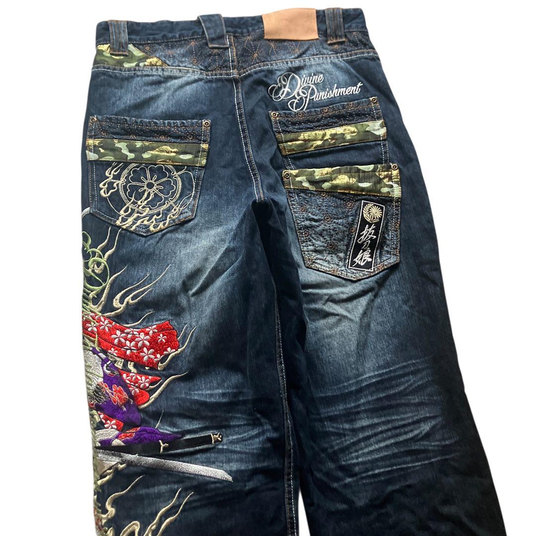 豪華刺繍 抜刀娘 W32 和柄 ダメージ加工 ワイドストレートデニム 絡繰魂