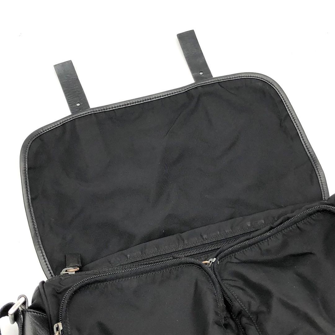 プラダ ショルダーバッグ メッセンジャー 三角ロゴ A4可能 ナイロン レザー