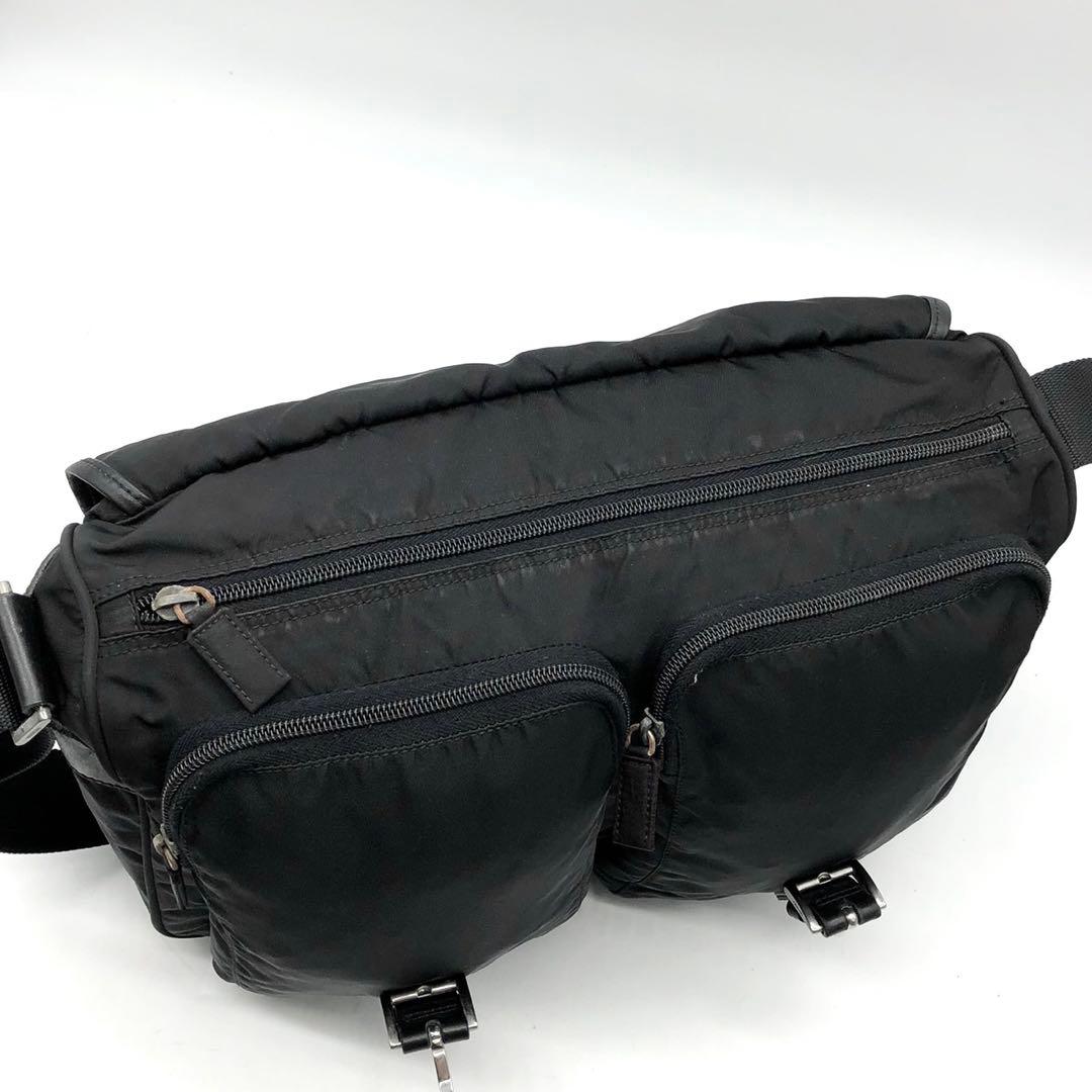 プラダ ショルダーバッグ メッセンジャー 三角ロゴ A4可能 ナイロン レザー